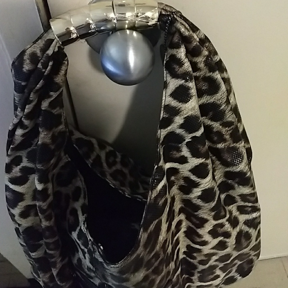 Large leopard purse